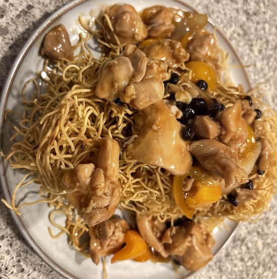 Boneless Chicken in Black Bean Chow Mein 豉椒雞球炒麵